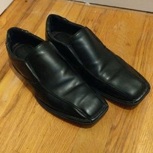 Men's dress shoes